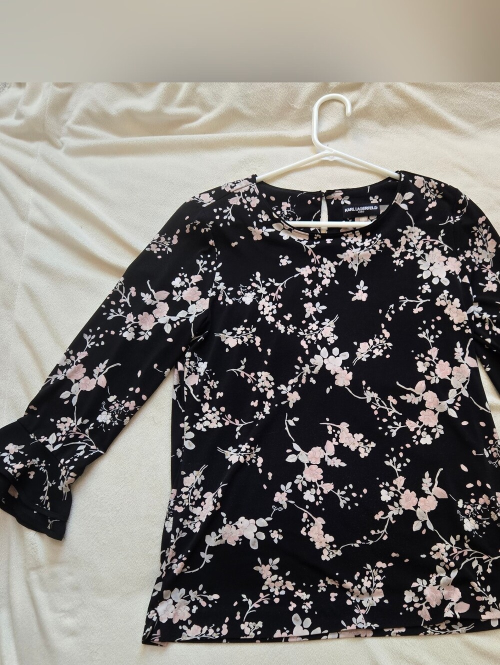 Karl Lagerfeld Women's Floral Black Bell Sleeve Stretch Blouse Size Small